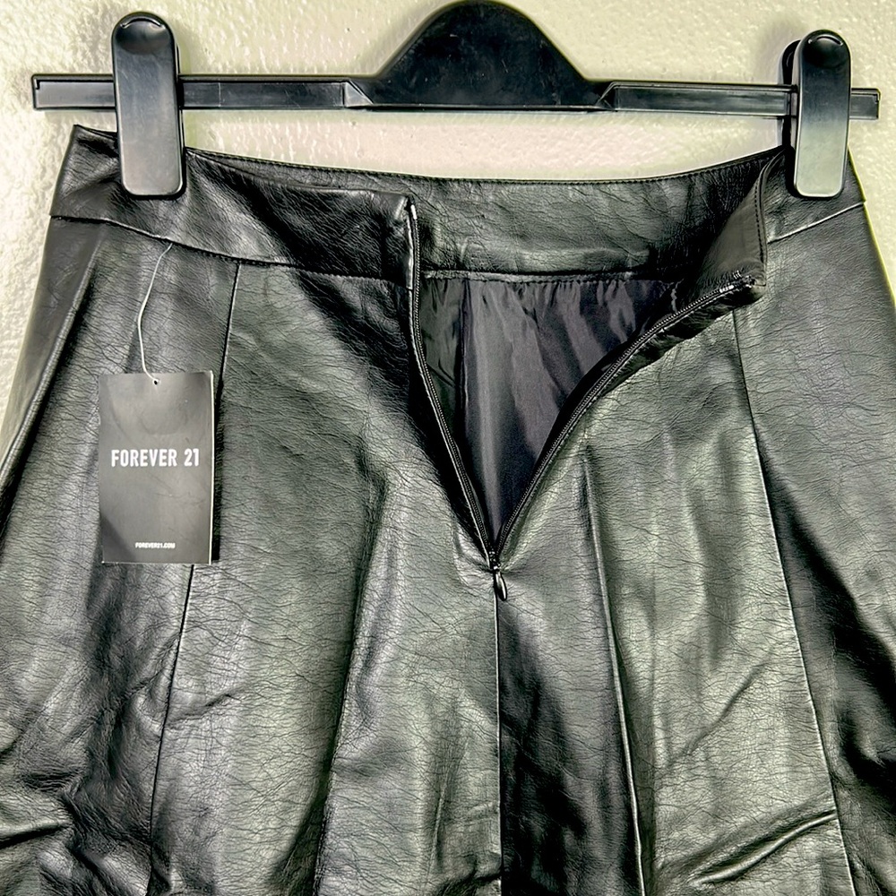 Forever 21 Black Knee-Length A-Line Skirt - Picture 6 of 6